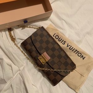 lv croisette chain wallet